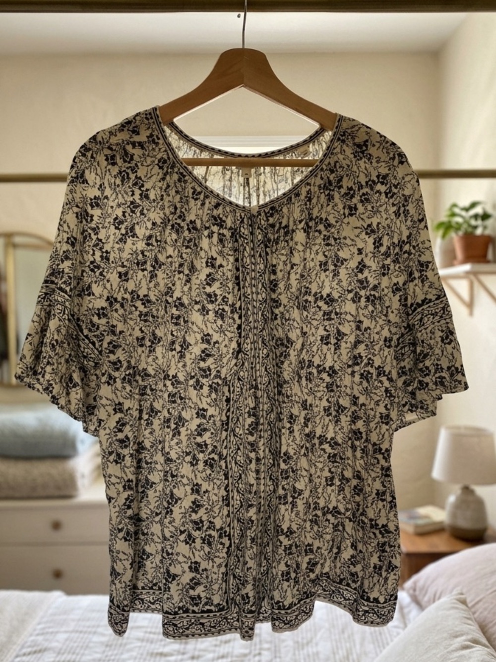 Max Studio Boho Floral Flutter Sleeve Blouse Top Black Cream Size 1X